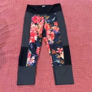 Women’s size small exercise capri leggings Joy Lab